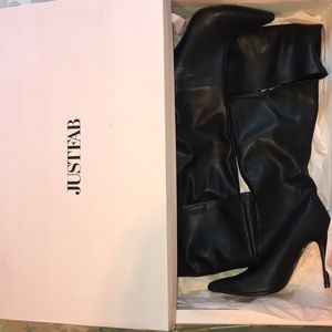 Fairly New JustFab Black Heeled Leather Boots💕